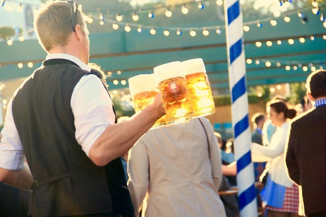Waiter - Salary in Germany Waiter - Salary in Germany